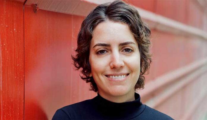 La escritora Paloma Vidal, autora de  'La Banda Oriental', novela que disecciona el Brasil de Bolsonaro. ARCHIVO