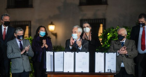 El presidente de Chile, Sebastián Piñera, ha evitado el ‘impeachment’ a cinco días de las elecciones. ARCHIVO