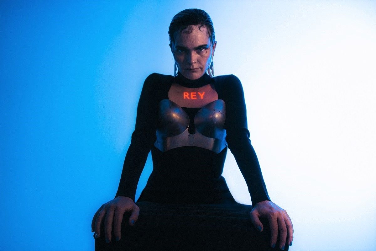 La música y productora chilena Camila Moreno, en una imagen promocional del disco 'Rey'. VALPALAVECINO