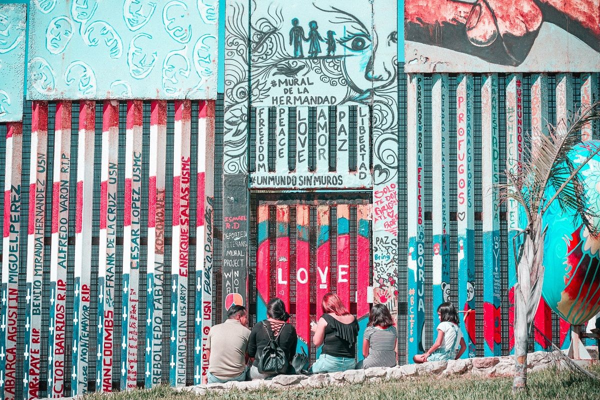 Tramo del muro que separa Tijuana de Estados Unidos decorado con grafitis. UNSPLASH/BARBARA ZANDOVAL Tramo del muro que separa Tijuana de Estados Unidos decorado con grafitis. UNSPLASH/BARBARA ZANDOVAL