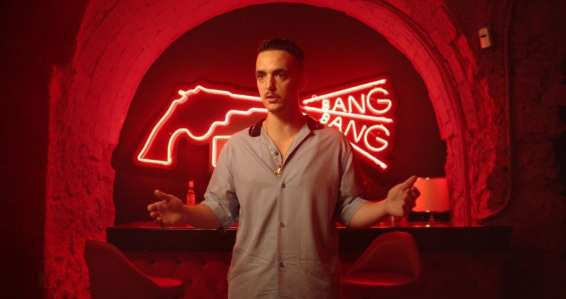 C. Tangana, en 'Canto cósmico', el documental sobre el Niño de Elche. MÁRGENES CINE C. Tangana, en 'Canto cósmico', el documental sobre el Niño de Elche. MÁRGENES CINE