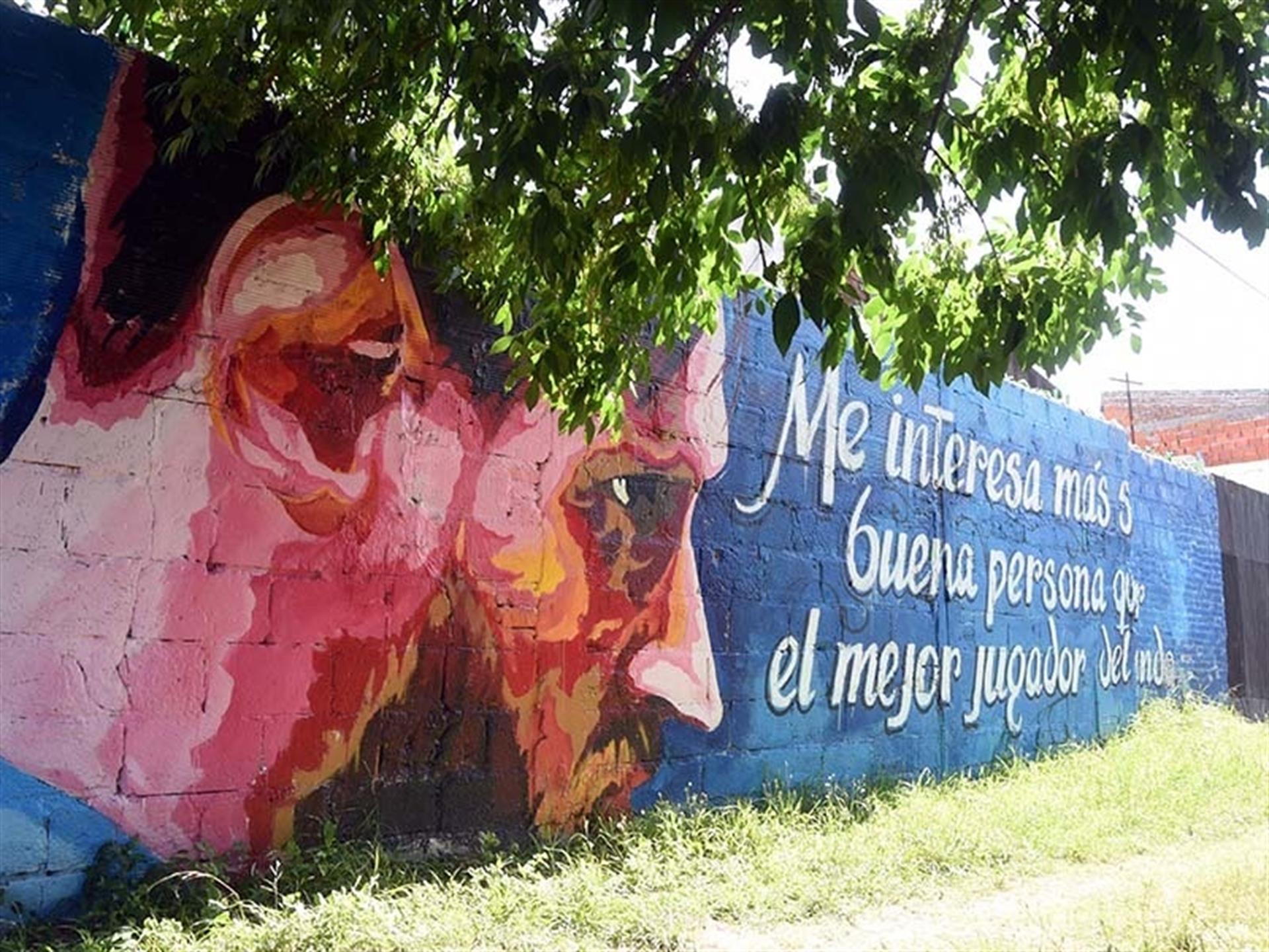 Mural de Messi en Rosario, ciudad que ahora se promociona a través del futbolista argentino. EFE/MUNICIPALIDAD DE ROSARIO DE LA BAJADA