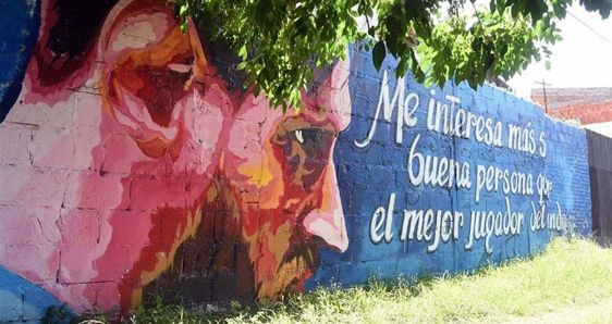 Mural de Messi en Rosario, ciudad que ahora se promociona a través del futbolista argentino. EFE/MUNICIPALIDAD DE ROSARIO DE LA BAJADA