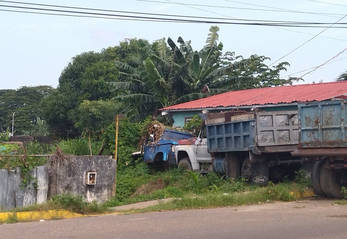 Camiones abandonados en San Fernando de Apure, Venezuela. JUAN BRICEÑO