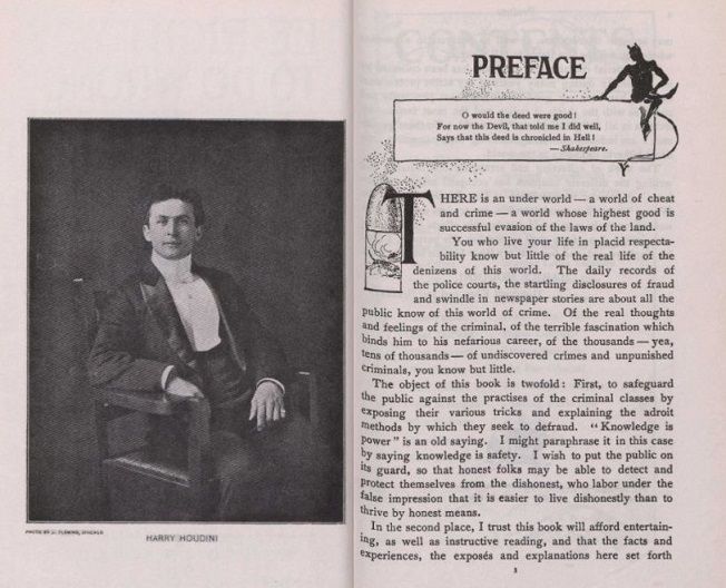 Páginas del libro 'La manera correcta de hacer cosas malas', de Houdini. FUNDACIÓN JUAN MARCH