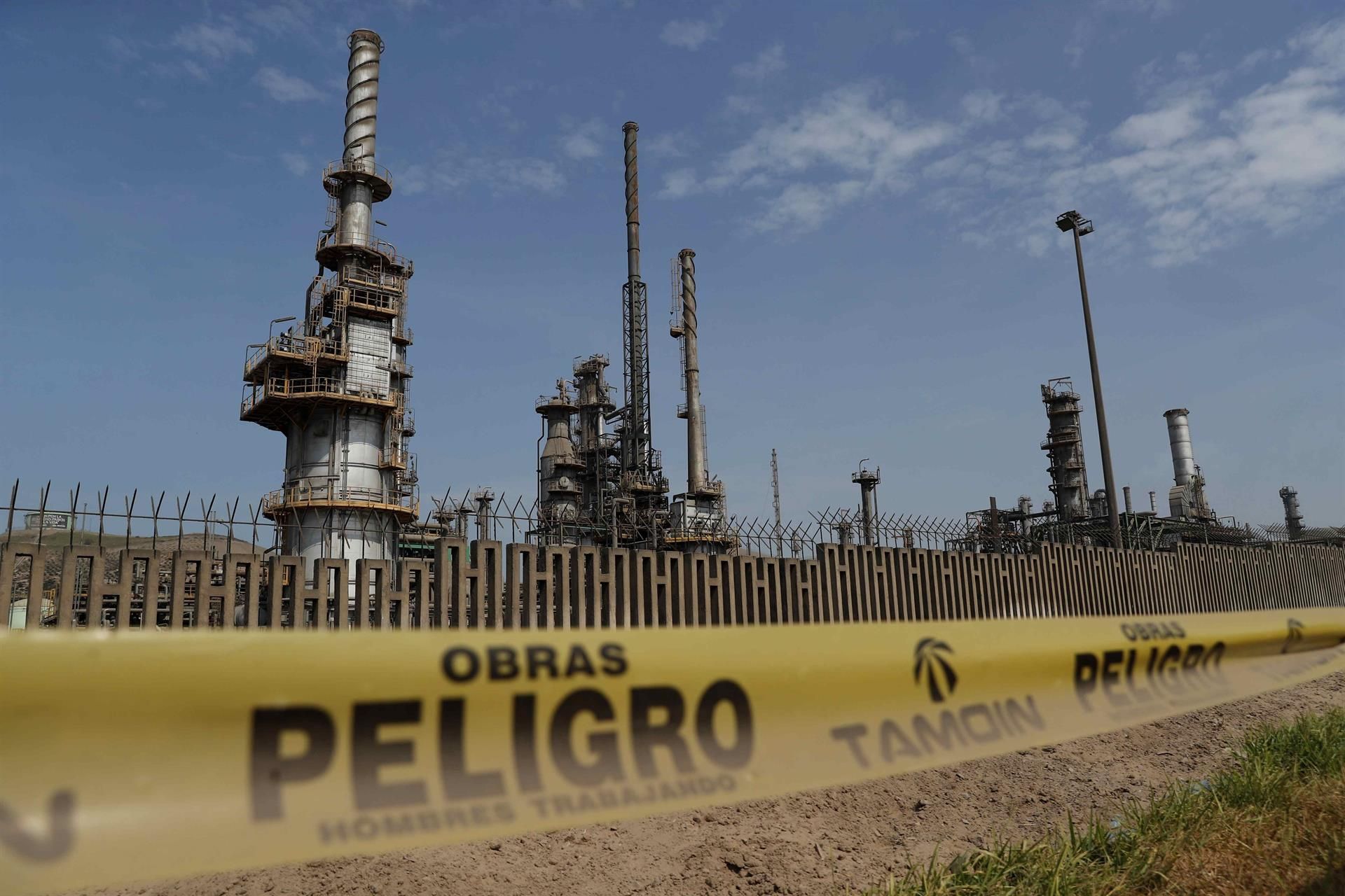 La refinería La Pampilla de Repsol, en Perú. EFE/PAOLO AGUILAR