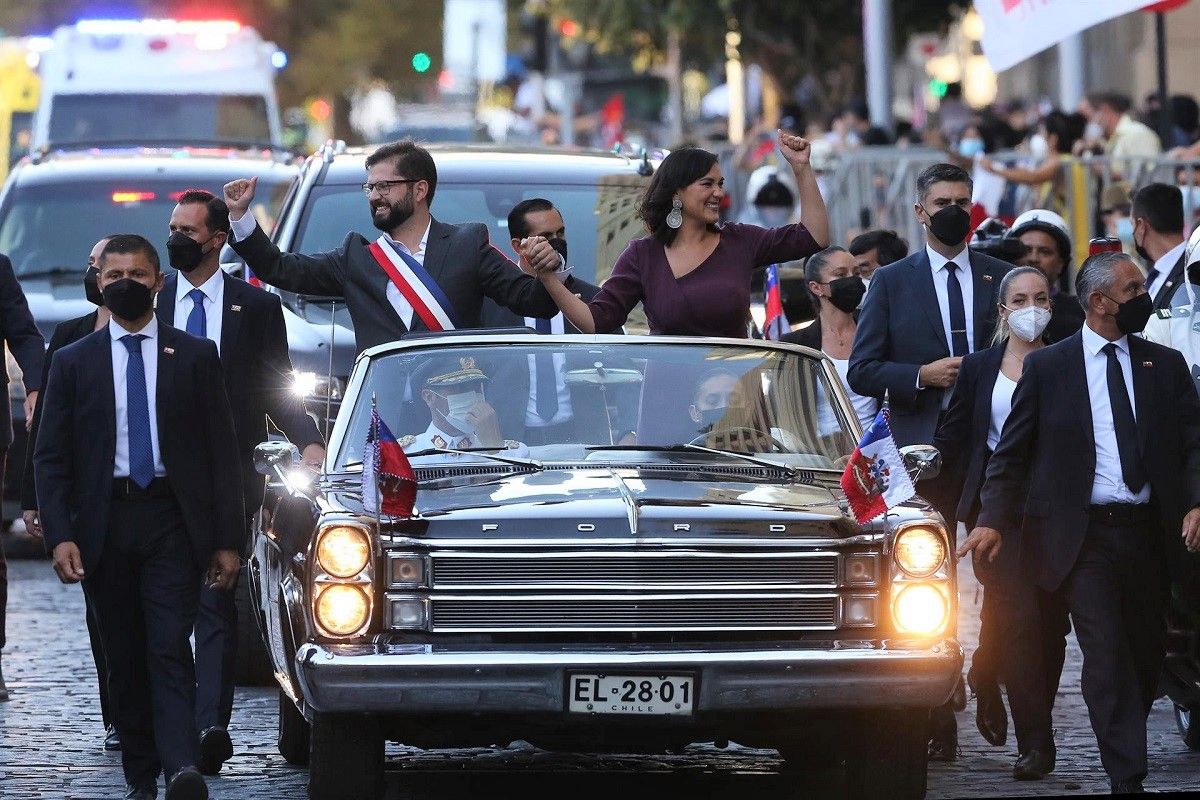 El presidente de Chile, Gabriel Boric, y la ministra de Interior, Izkia Siches, en Santiago, el 11 de marzo de 2022. EFE/ELVIS GONZÁLEZ