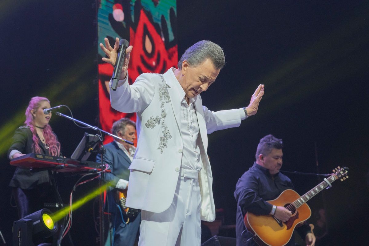El cantante argentino Palito Ortega, en un concierto de su gira de despedida de 2022. CORTESÍA