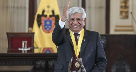 Miguel Romero, tras jurar como alcalde de Lima, este lunes, en el Palacio Municipal de la capital peruana. EFE/ALDAIR MEJÍA