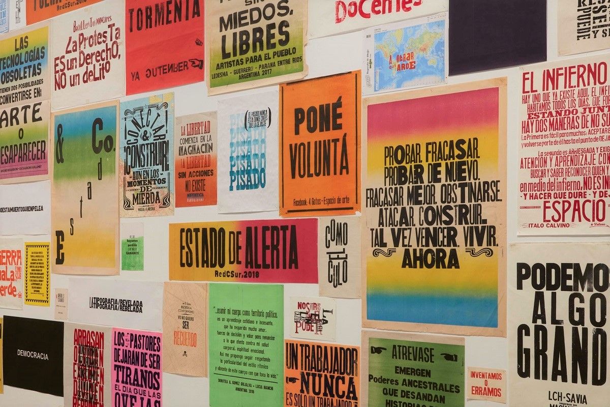 Carteles en la exposición 'Giro gráfico. Como en el muro la hiedra'. MUSEO REINA SOFÍA