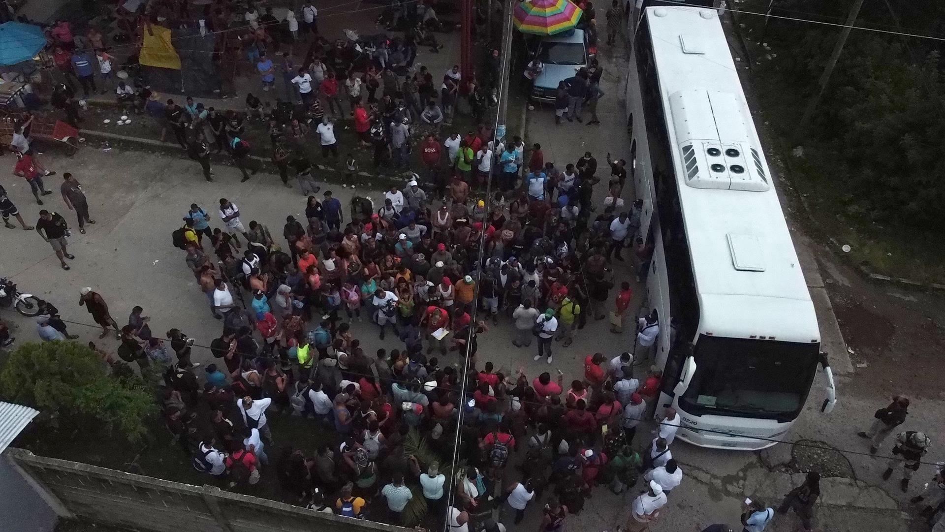 Caravana de migrantes en Mapastepec, México, el 11 de junio de 2022. EFE/JUAN MANUEL BLANCO