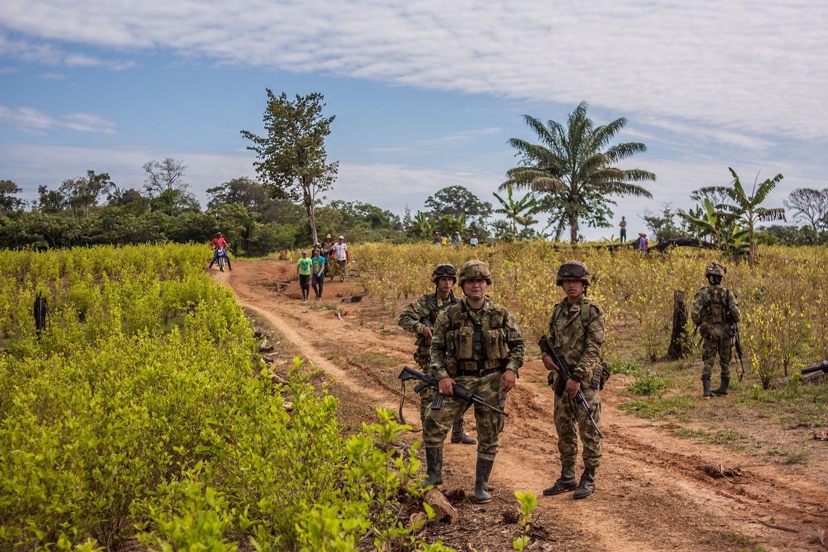 Soldados del Ejército Nacional en la vereda de Nueva Colombia. MARIO TORO QUINTERO Soldados del Ejército Nacional en la vereda de Nueva Colombia. MARIO TORO QUINTERO