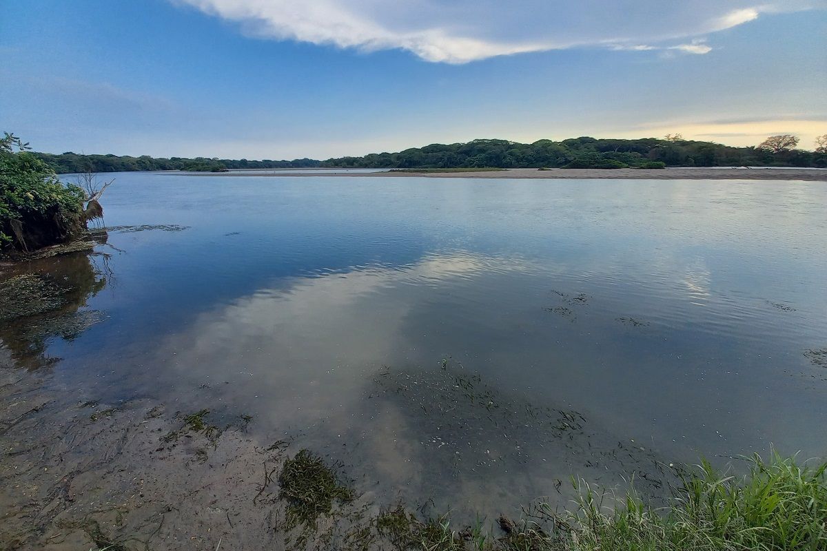 El río Lempa, que recorre de norte a sur El Salvador. LUIS BRUZÓN DELGADO