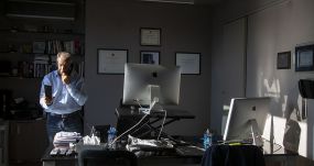 El empresario y periodista Daniel Hadad, en su despacho de la sede de Infobae, en Buenos Aires. LEO VACA