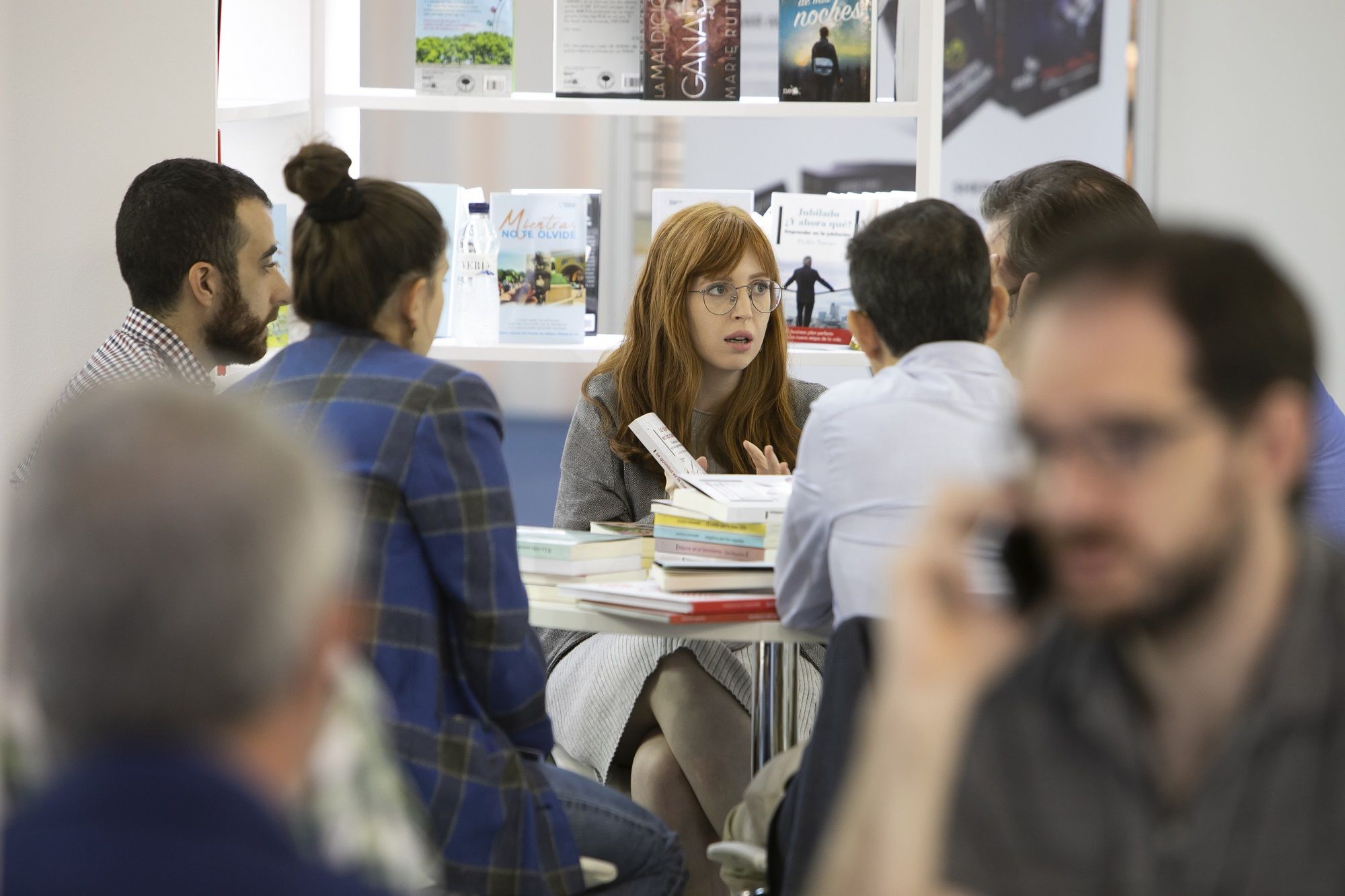 Expositor de Liber, la Feria Internacional del Libro, en Barcelona.