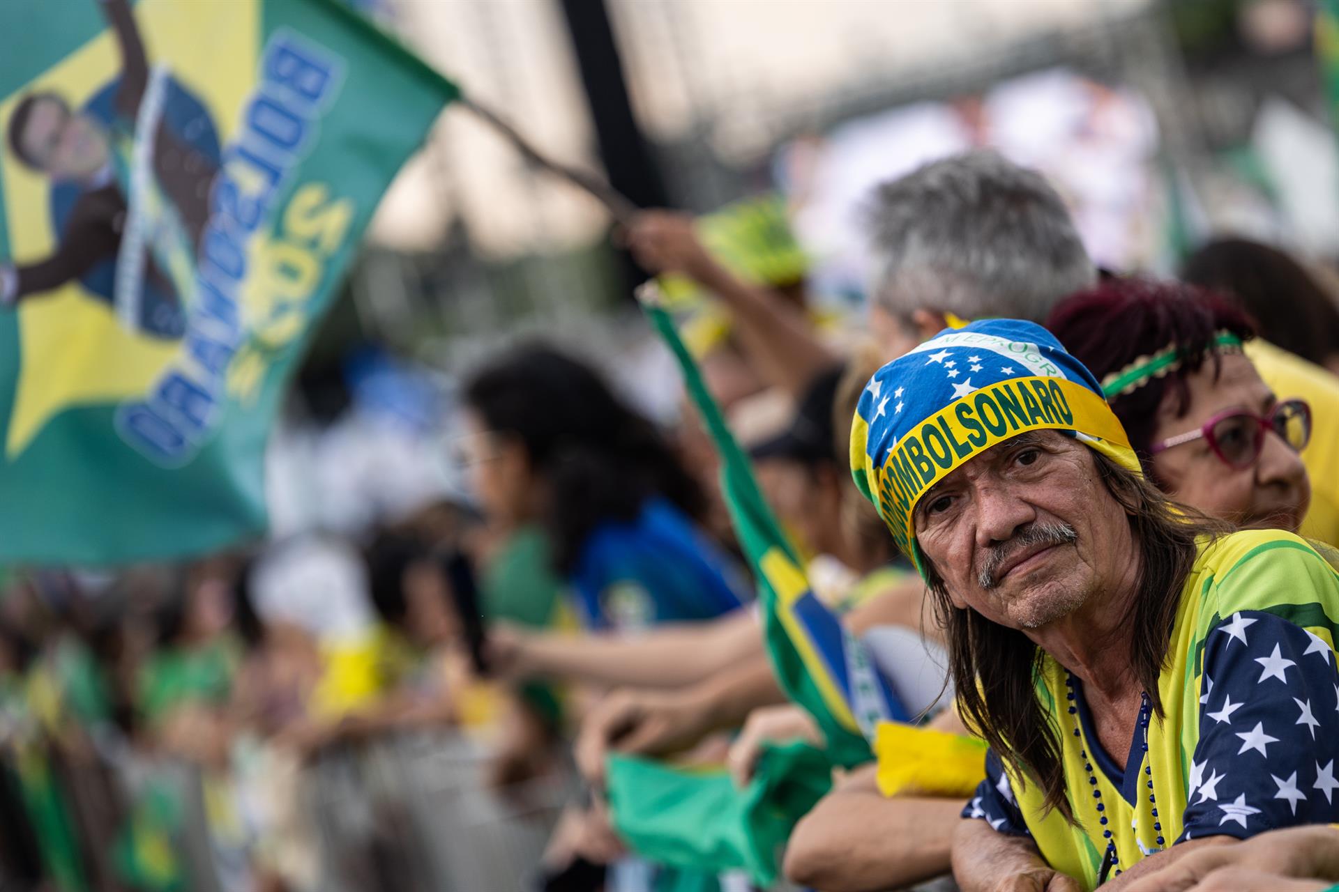 Simpatizantes de Jair Bolsonaro en acto de campaña en Manaos, el 22 de septiembre de 2022. EFE/RAPHAEL ALVES