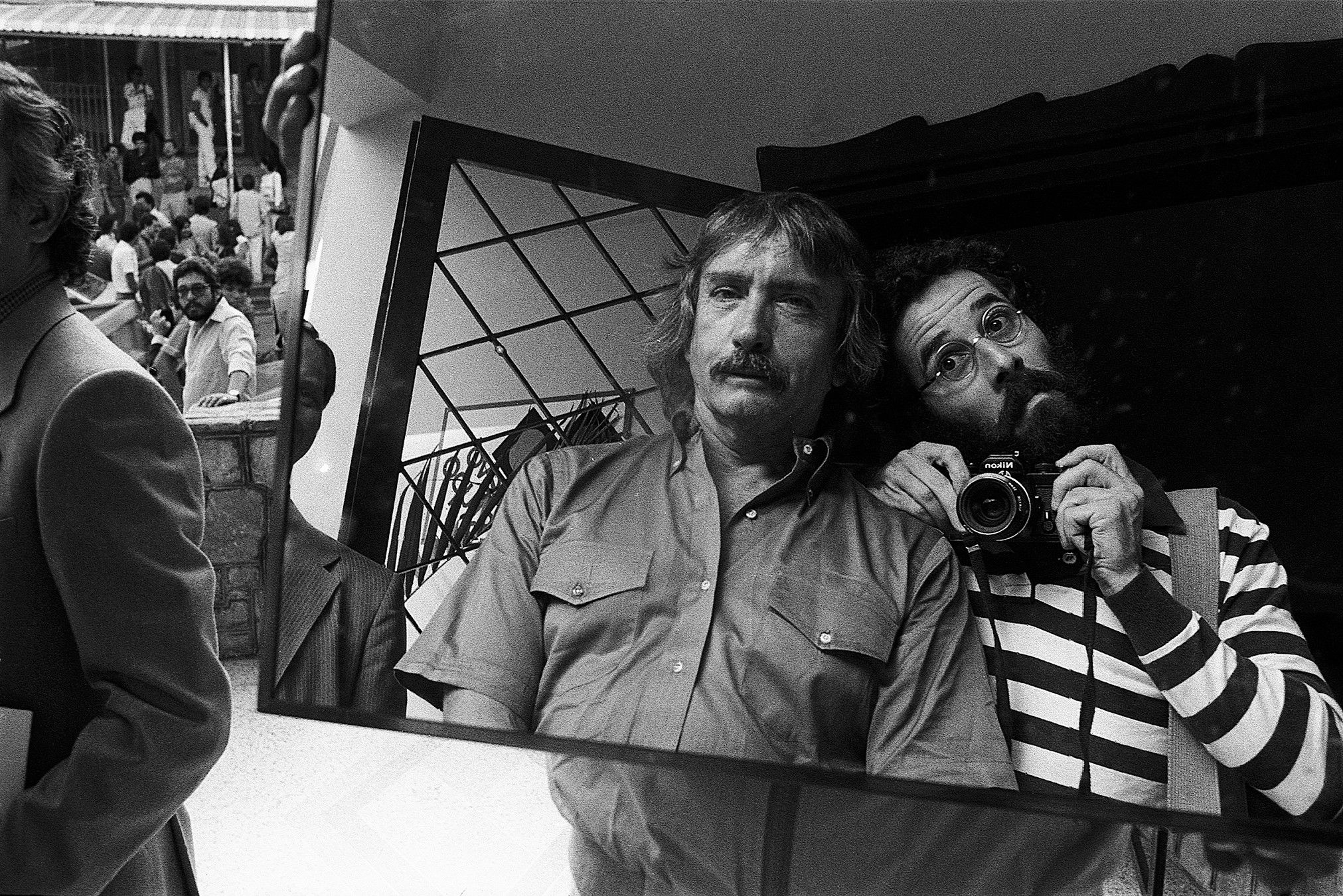 Vasco Szinetar con el escritor estadounidense Edward Albee, en Caracas, en 1984. CORTESÍA