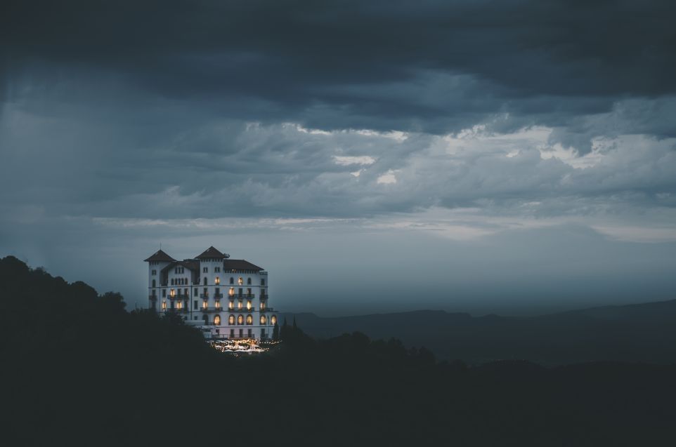 El Gran Hotel La Florida de Barcelona, en la montaña del Tibidabo. El Gran Hotel La Florida de Barcelona, en la montaña del Tibidabo.
