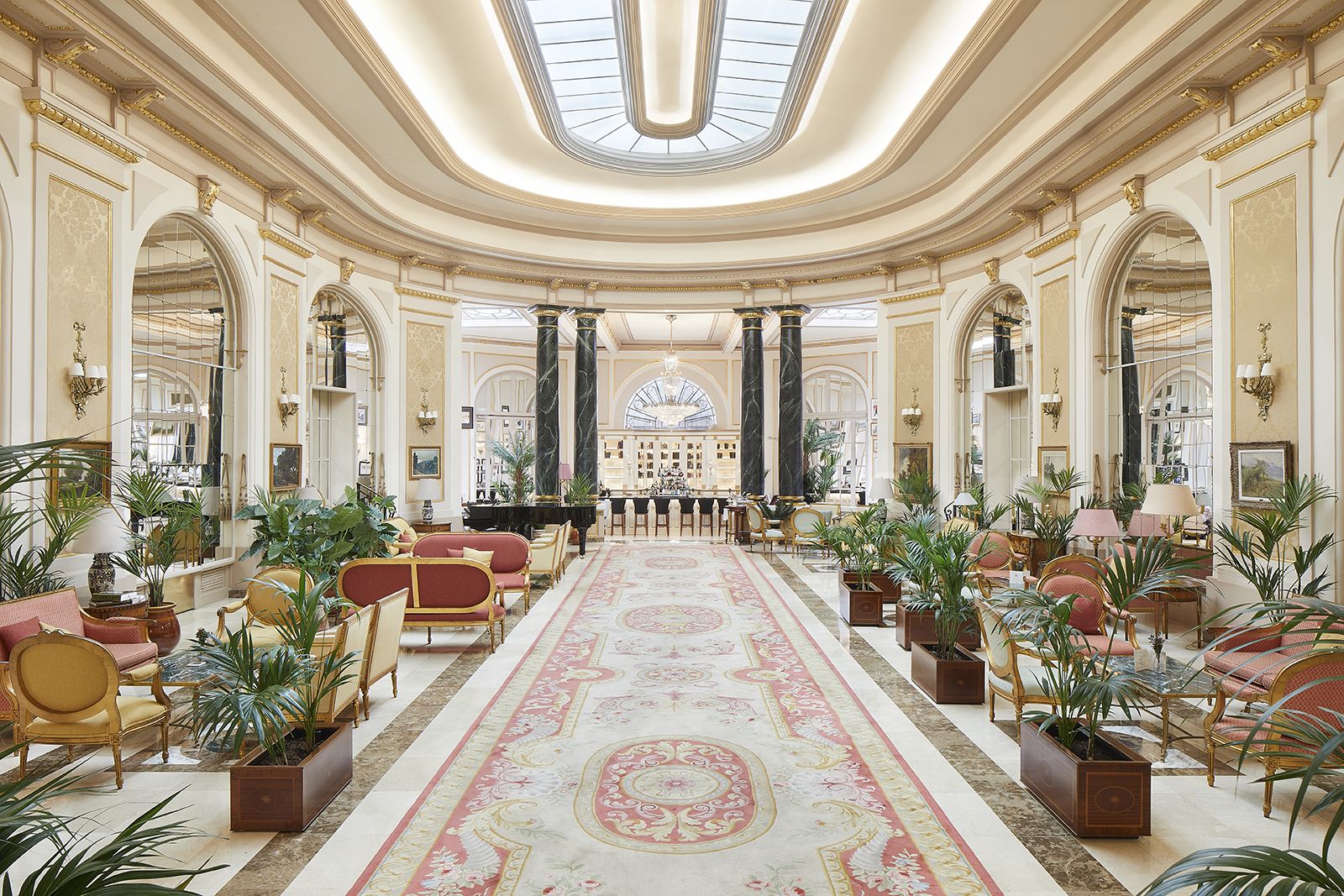 Vestíbulo del Hotel El Palace de Barcelona. Vestíbulo del Hotel El Palace de Barcelona.