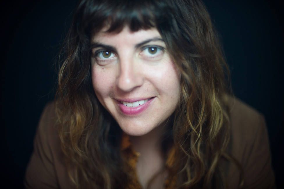 La escritora Laura Fernández, autora de 'La señora Potter no es exactamente Santa Claus'. NOEMÍ ELIAS La escritora Laura Fernández, autora de 'La señora Potter no es exactamente Santa Claus'. NOEMÍ ELIAS