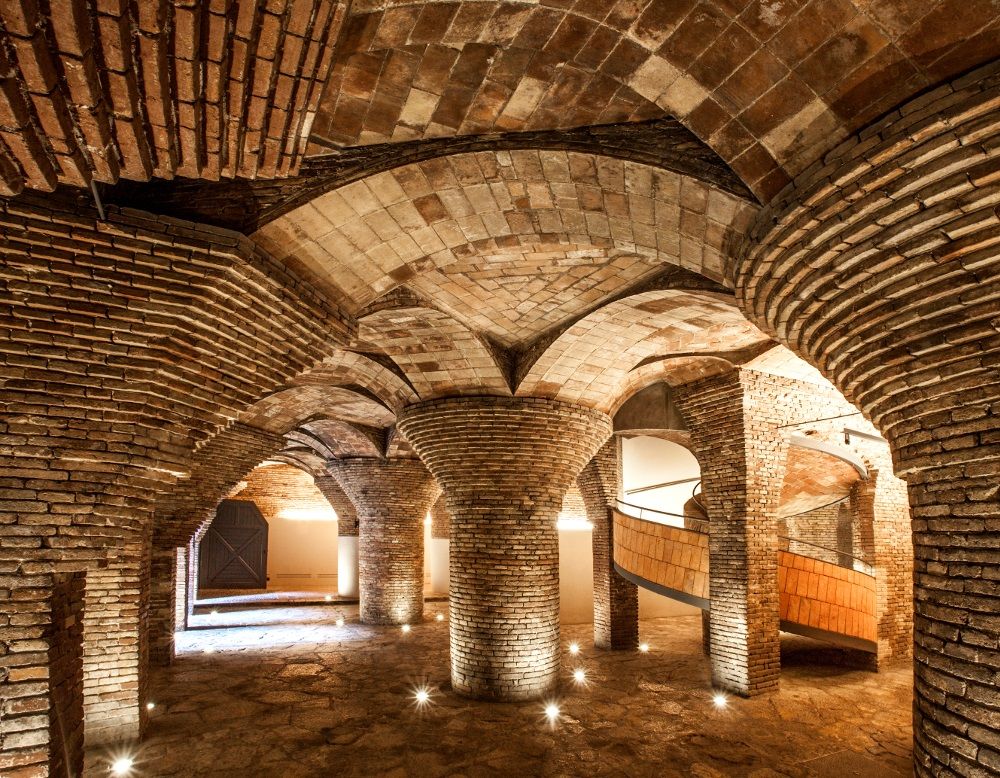 Caballerizas del Palau Güell de Antoni Gaudí. DIPUTACIÓN DE BARCELONA/GINGER STUDIO Caballerizas del Palau Güell de Antoni Gaudí. DIPUTACIÓN DE BARCELONA/GINGER STUDIO