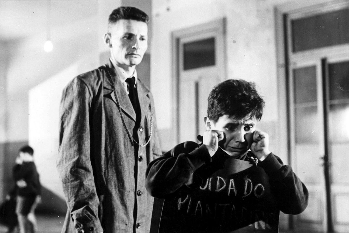 Fotograma de la película 'Crónica de un niño solo', dirigida por Leonardo Favio. Fotograma de la película 'Crónica de un niño solo', dirigida por Leonardo Favio.
