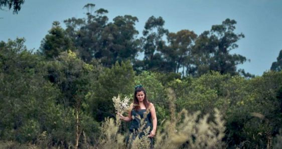 La cineasta Alicia Cano, en una escena de la película documental 'Bosco'. MUTANTE CINE