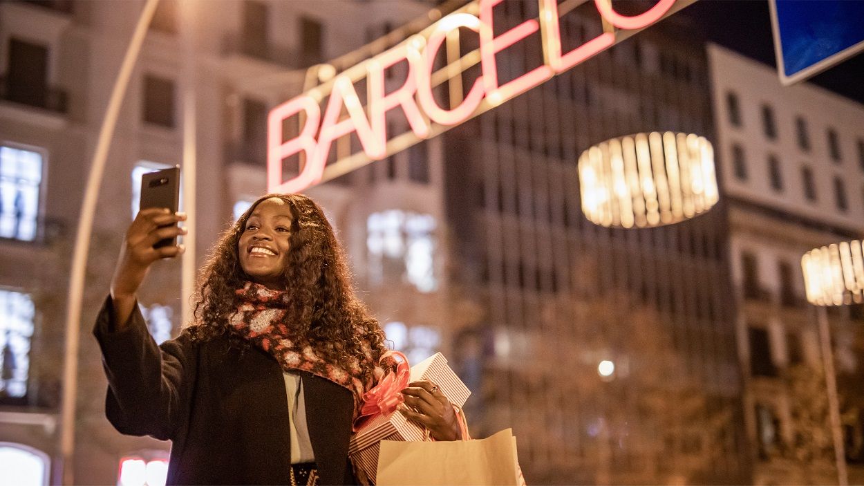 El alumbrado de Navidad, uno de los atractivos de Barcelona en fiestas. BARCELONA TURISME