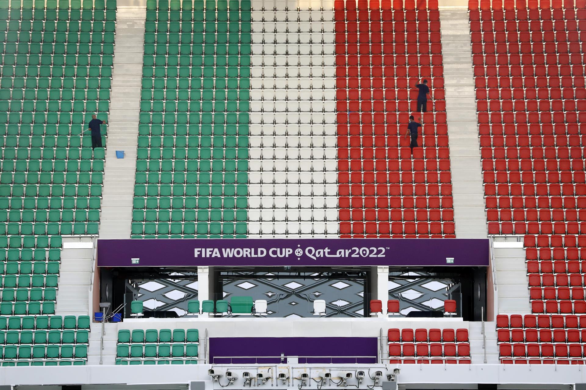 Gradas del estadio Al Thumam de Doha, una de las sedes del Mundial de Fútbol de Qatar 2022. EFE/ALBERTO ESTÉVEZ