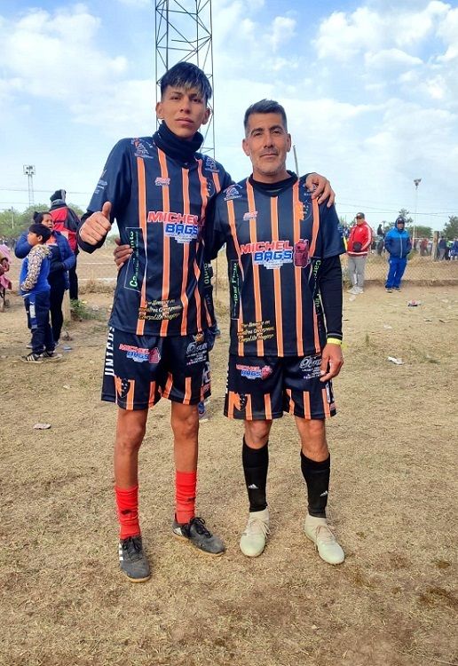 Kevin y Nano, de los Troncos de Tigre, en el Mundial de Potrero. CORTESÍA Kevin y Nano, de los Troncos de Tigre, en el Mundial de Potrero. CORTESÍA