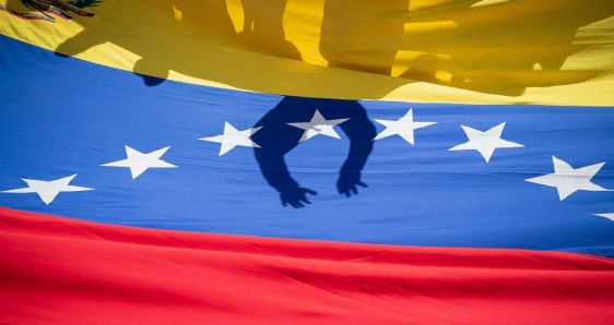 Venezuela, un país en el que los derechos humanos viven un mal momento, según denuncia el activista Rafael Uzcátegui. EFE/RAYNER PEÑA