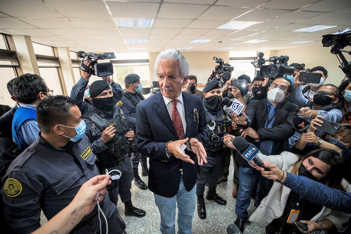 El presidente de ‘elPeriódico’ de Guatemala, José Rubén Zamora, en el juzgado, el 3 de agosto de 2022. EFE/ESTEBAN BIBA