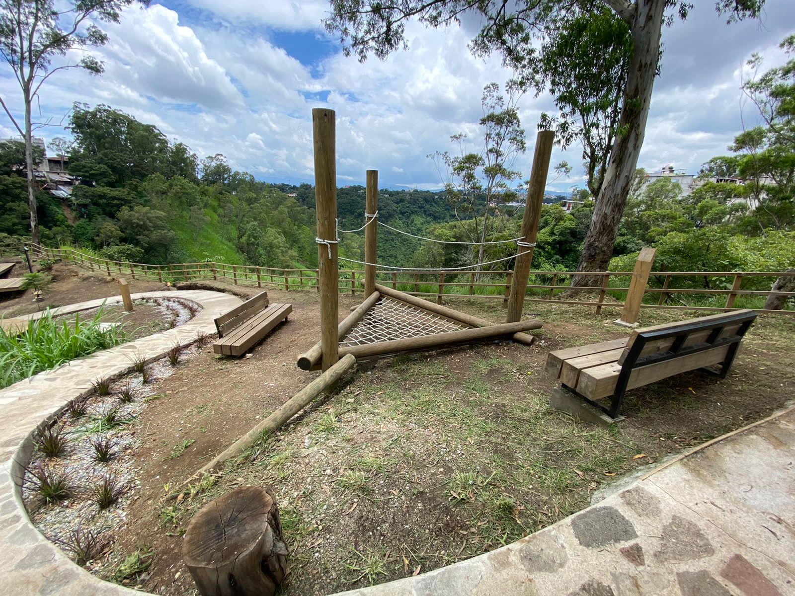 Intervención impulsada por el Área Metropolitana de Barcelona en los barrancos de Guatemala. AMB Intervención impulsada por el Área Metropolitana de Barcelona en los barrancos de Guatemala. AMB