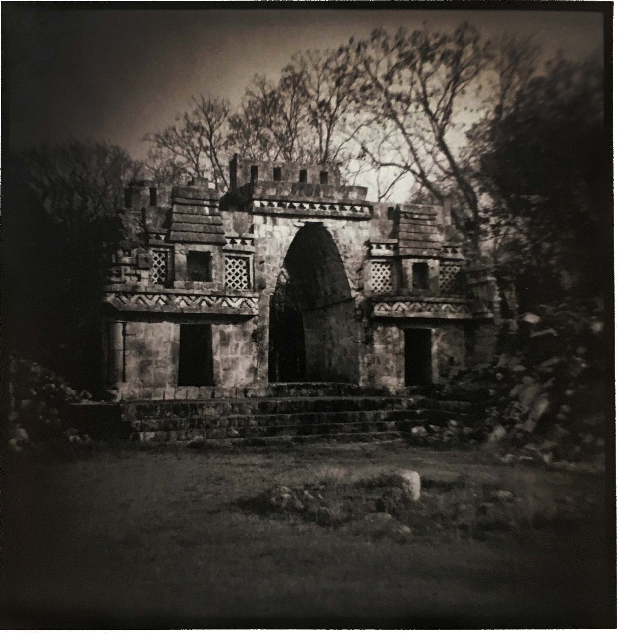 Puerta maya en Labná, México, 1992. SANDRO ORAMAS Puerta maya en Labná, México, 1992. SANDRO ORAMAS