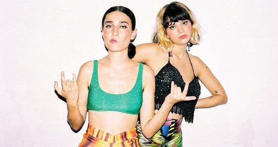 Las actrices Berta Prieto y Belén Barenys, protagonistas de la serie 'Autodefensa'. FILMIN