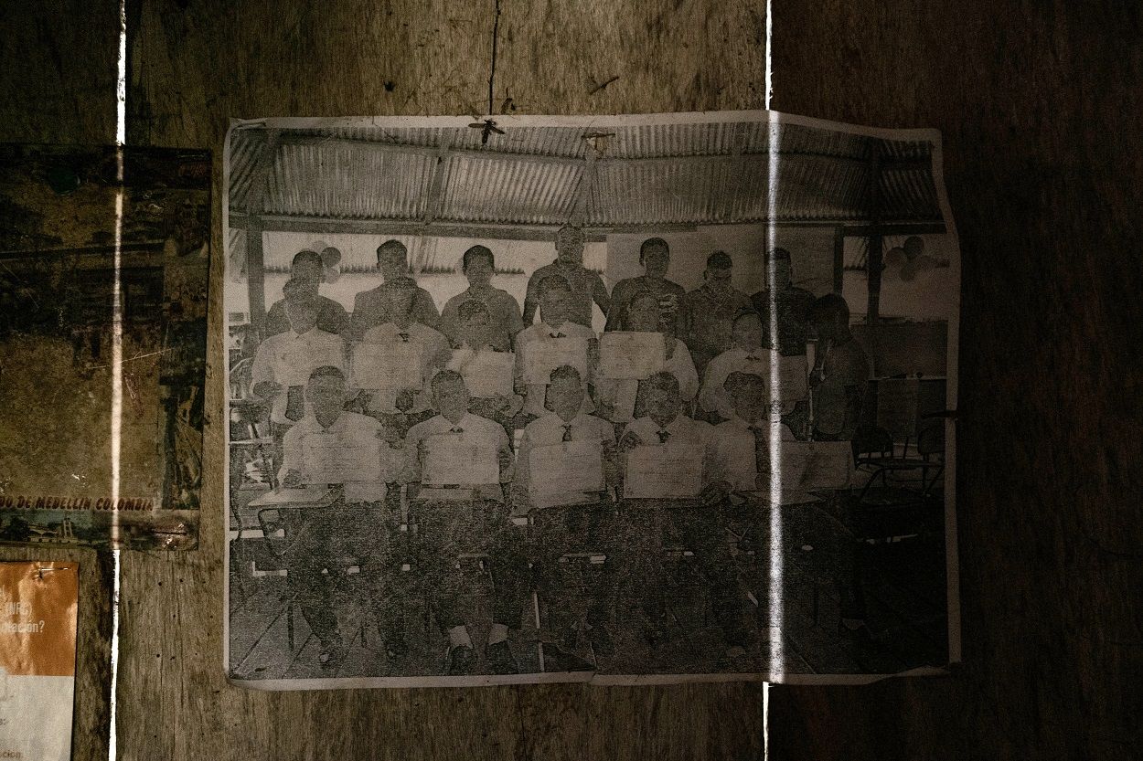 Fotografía de estudiantes graduados de la escuela de Salinas. MARIO TORO QUINTERO