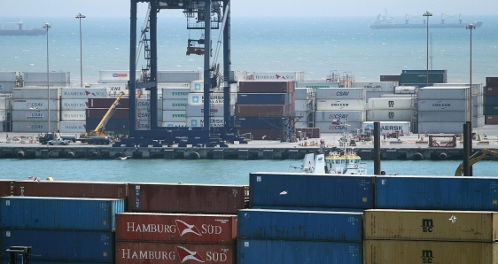 La actividad comercial de los puertos de Chile se puede incrementar con la aplicación del Acuerdo de Asociación Transpacífico. EFE/MARIO RUIZ