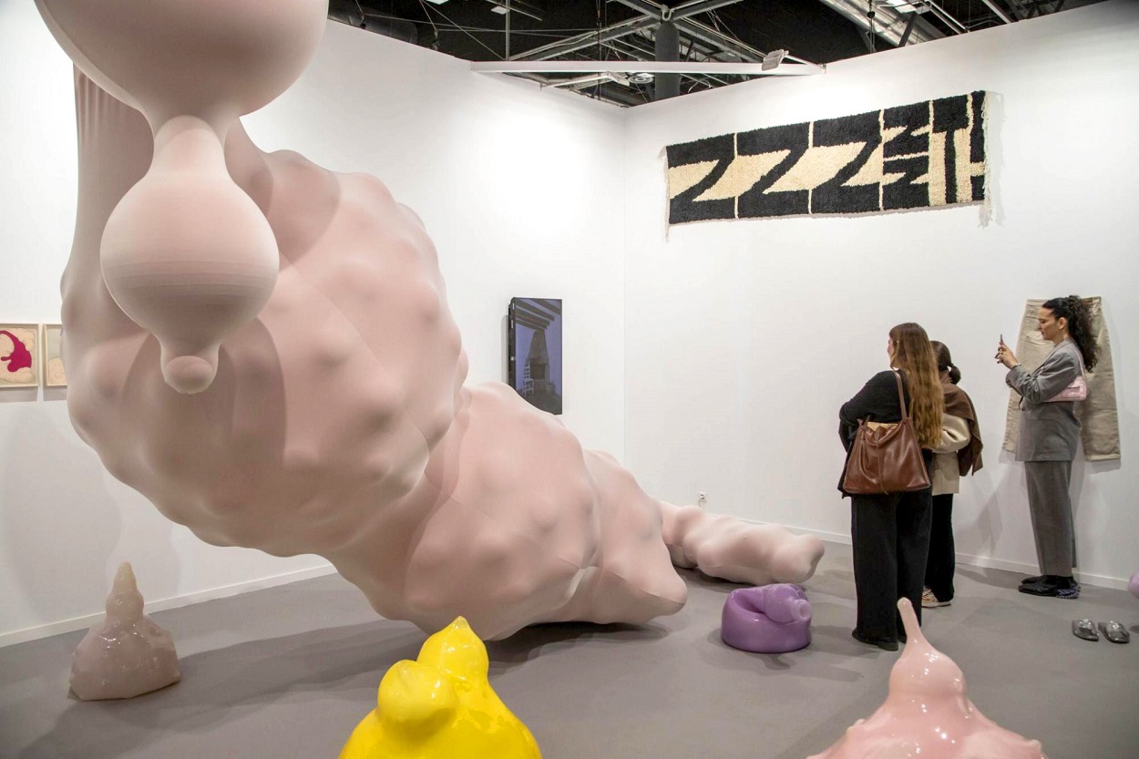 La obra 'Crecimiento', de Eva Fàbregas, en la feria Arco de Madrid, el 23 de febrero 2023. ARCO La obra 'Crecimiento', de Eva Fàbregas, en la feria Arco de Madrid, el 23 de febrero 2023. ARCO