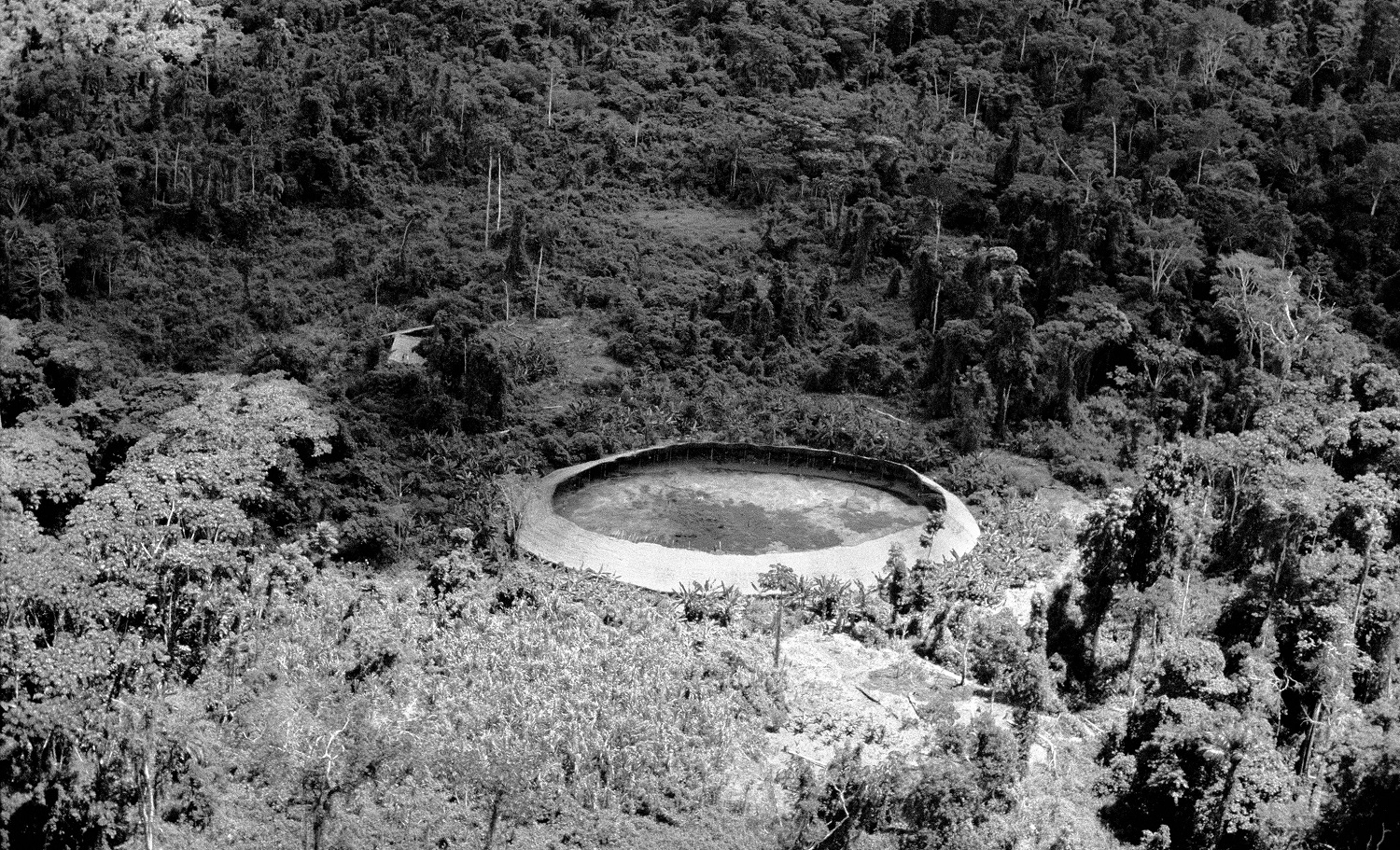 Fotografía de un chabono de una comunidad yanomami de la selva amazónica venezolana. HÉCTOR PADULA