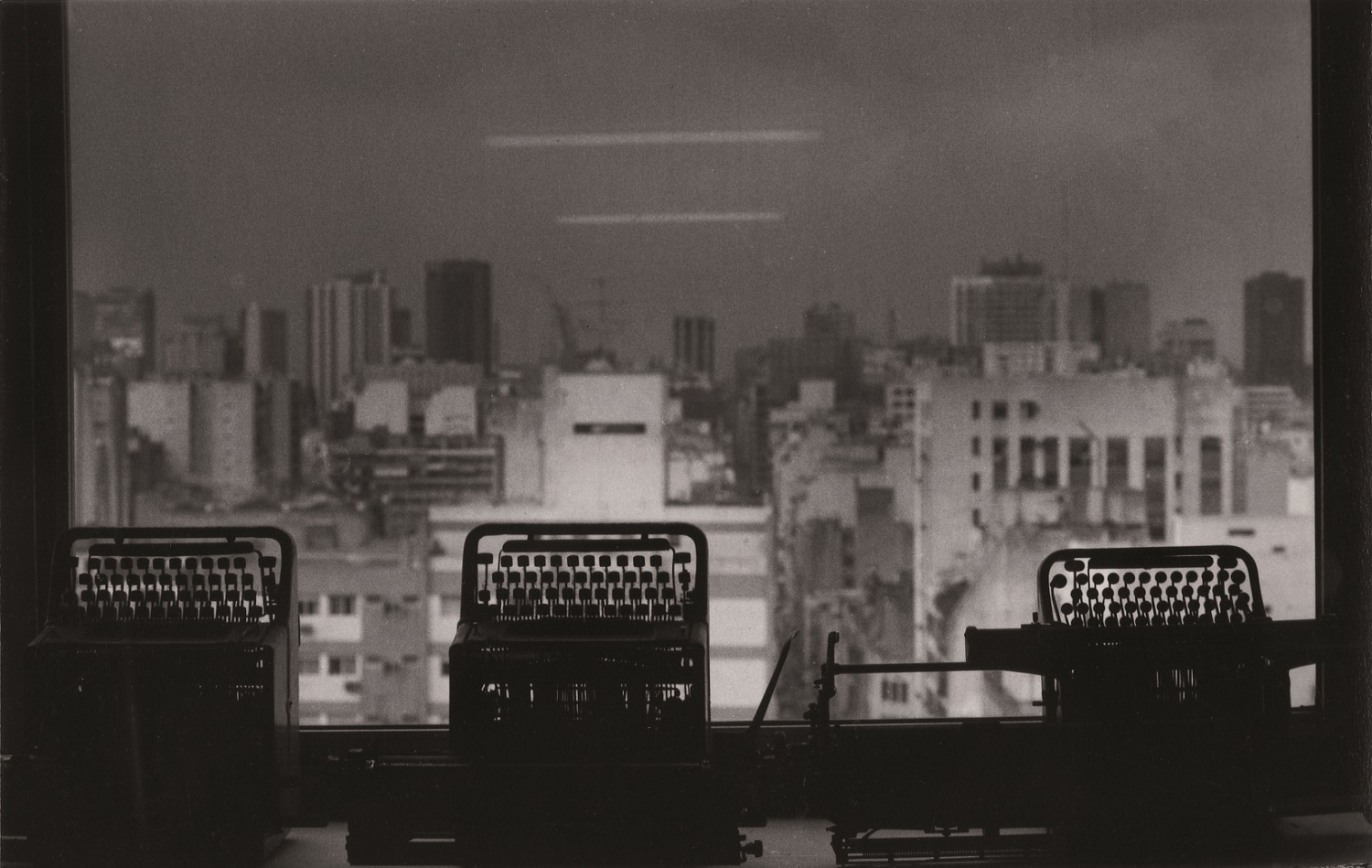 'Vista desde la oficina, Buenos Aires', 1987. Colección Nathalie y Nicolas Motelay. © FACUNDO DE ZUVIRÍA