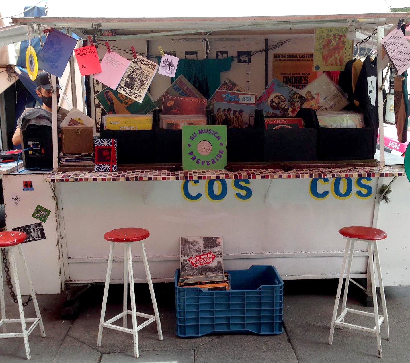 El puesto de Basuritas Discos en Ciudad de México. CORTESÍA El puesto de Basuritas Discos en Ciudad de México. CORTESÍA