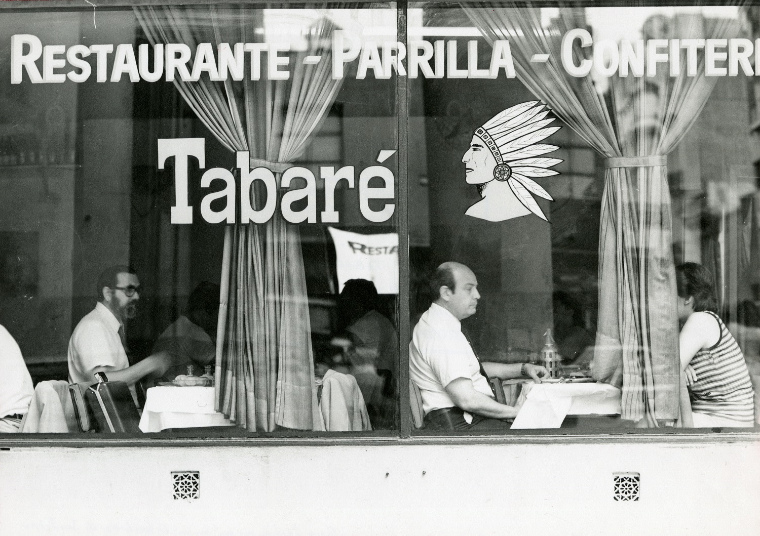 'Tabaré, Bartolomé Mitre al 1500, Buenos Aires', 1985. Colección privada, París. © FACUNDO DE ZUVIRÍA