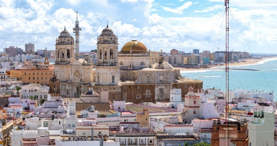 Vista de la ciudad andaluza de Cádiz, sede del IX Congreso Internacional de la Lengua Española. UNSPLASH/JORDI VICH NAVARRO
