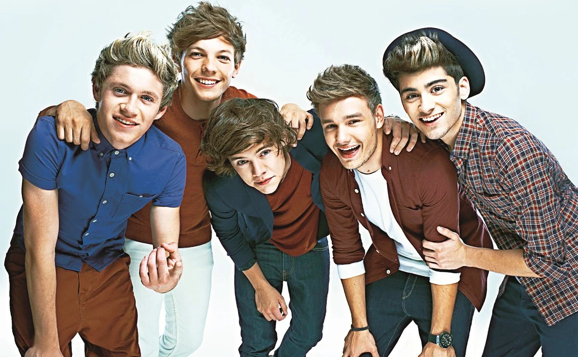 Harry Styles, en el centro, con sus compañeros de One Direction. SONY MUSIC