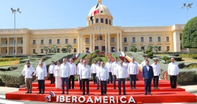 Los presidentes y mandatarios asistentes a la XXVIII Cumbre Iberoamericana, en Santo Domingo, este 25 de marzo. EFE