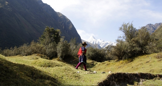 Una mujer en Huaraz, Perú, retratada por el autor de 'Una vida posible'. JOSÉ ALEJANDRO ADAMUZ