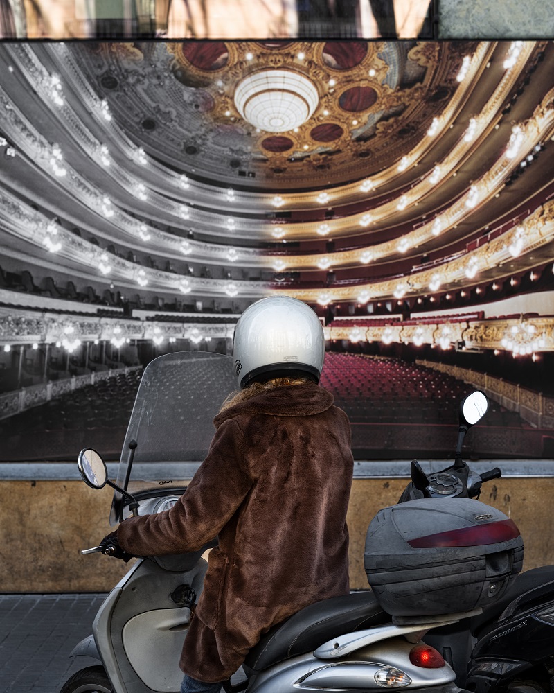 'Cartel de teatro histórico', Barcelona, 2022. © ANASTASIA SAMOYLOVA 'Cartel de teatro histórico', Barcelona, 2022. © ANASTASIA SAMOYLOVA