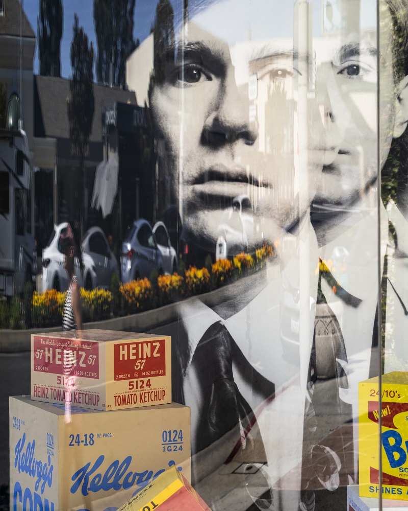 'Cartel de arte (Warhol)', Los Ángeles, 2022. © ANASTASIA SAMOYLOVA 'Cartel de arte (Warhol)', Los Ángeles, 2022. © ANASTASIA SAMOYLOVA