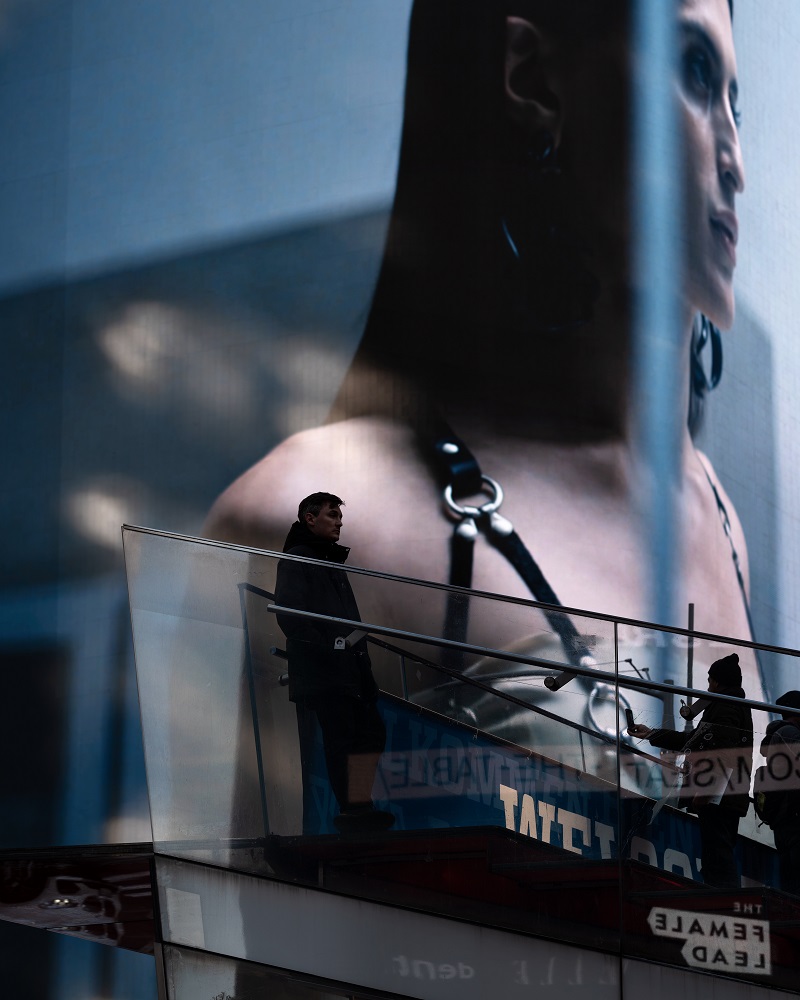 'Protagonista femenina, Times Square, Nueva York', 2022. © ANASTASIA SAMOYLOVA