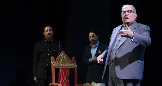 Augusto Feria interpreta al dictador dominicano Rafael L. Trujillo en la obra 'La fiesta del Chivo', en el Teatro Nacional de Santo Domingo. EFE/ORLANDO BARRÍA